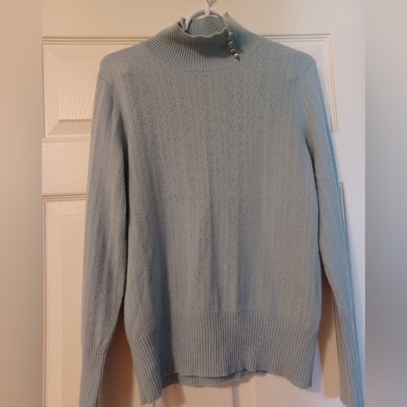 Mainbocker Womens Size XL Light Blue Cashmere Turtleneck with pearl button - Picture 1 of 8